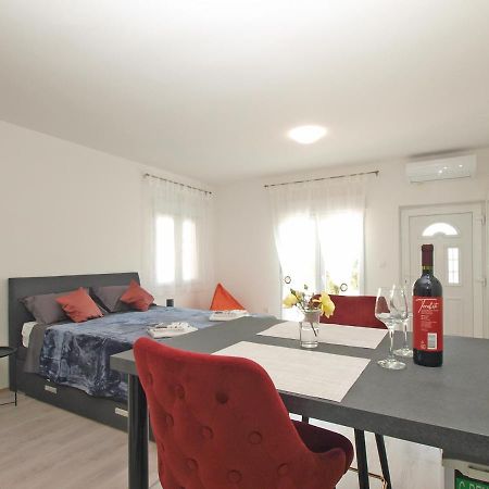 Apartment Florinda 2091 Pula Buitenkant foto