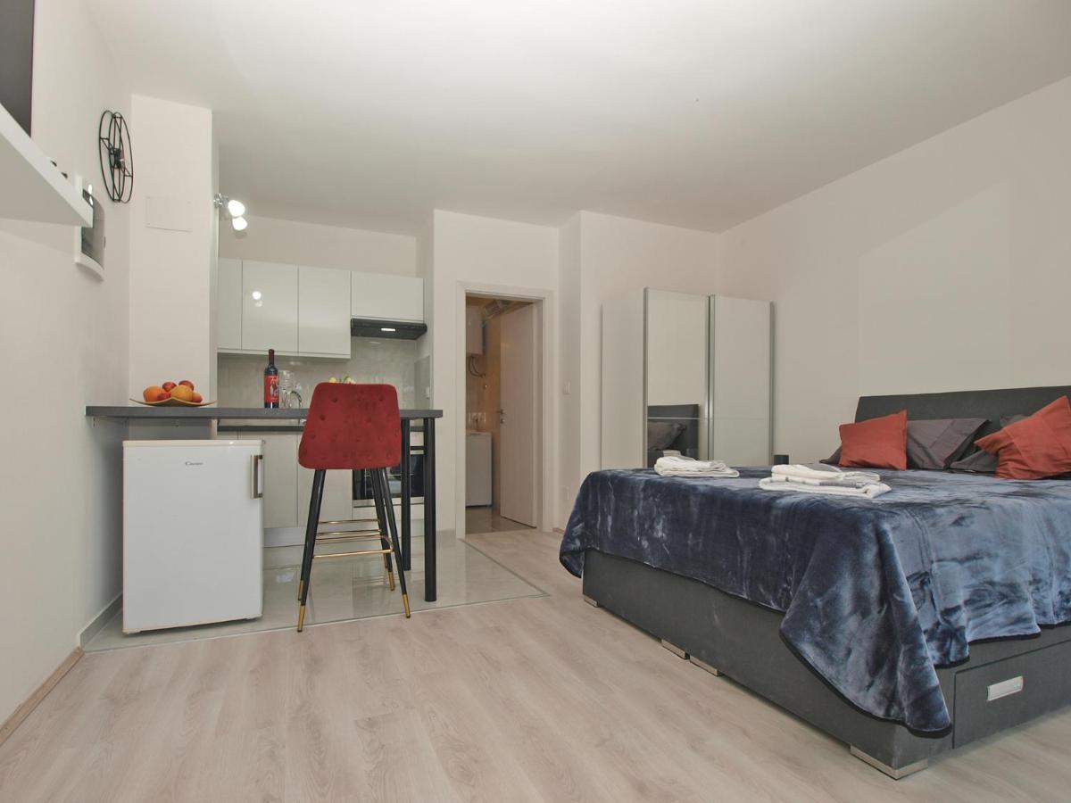 Apartment Florinda 2091 Pula Buitenkant foto