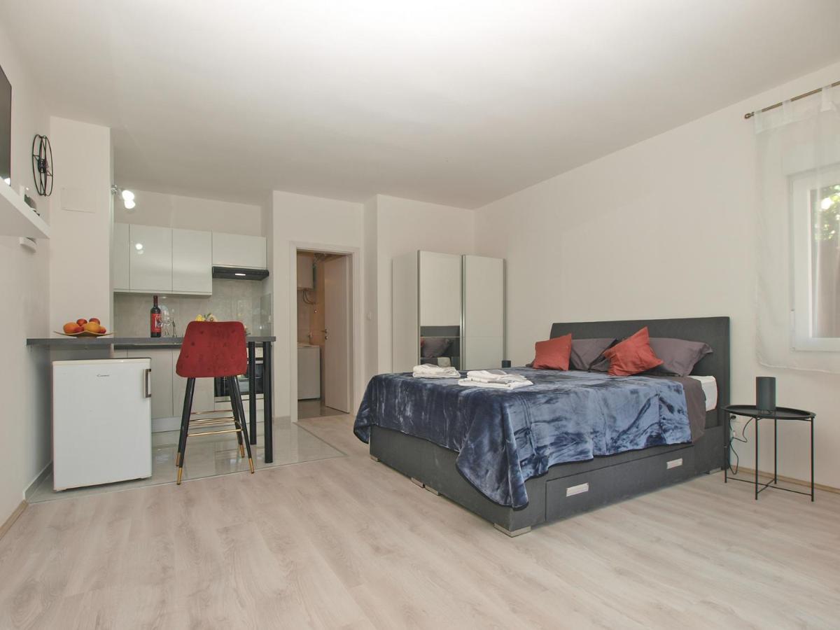 Apartment Florinda 2091 Pula Buitenkant foto