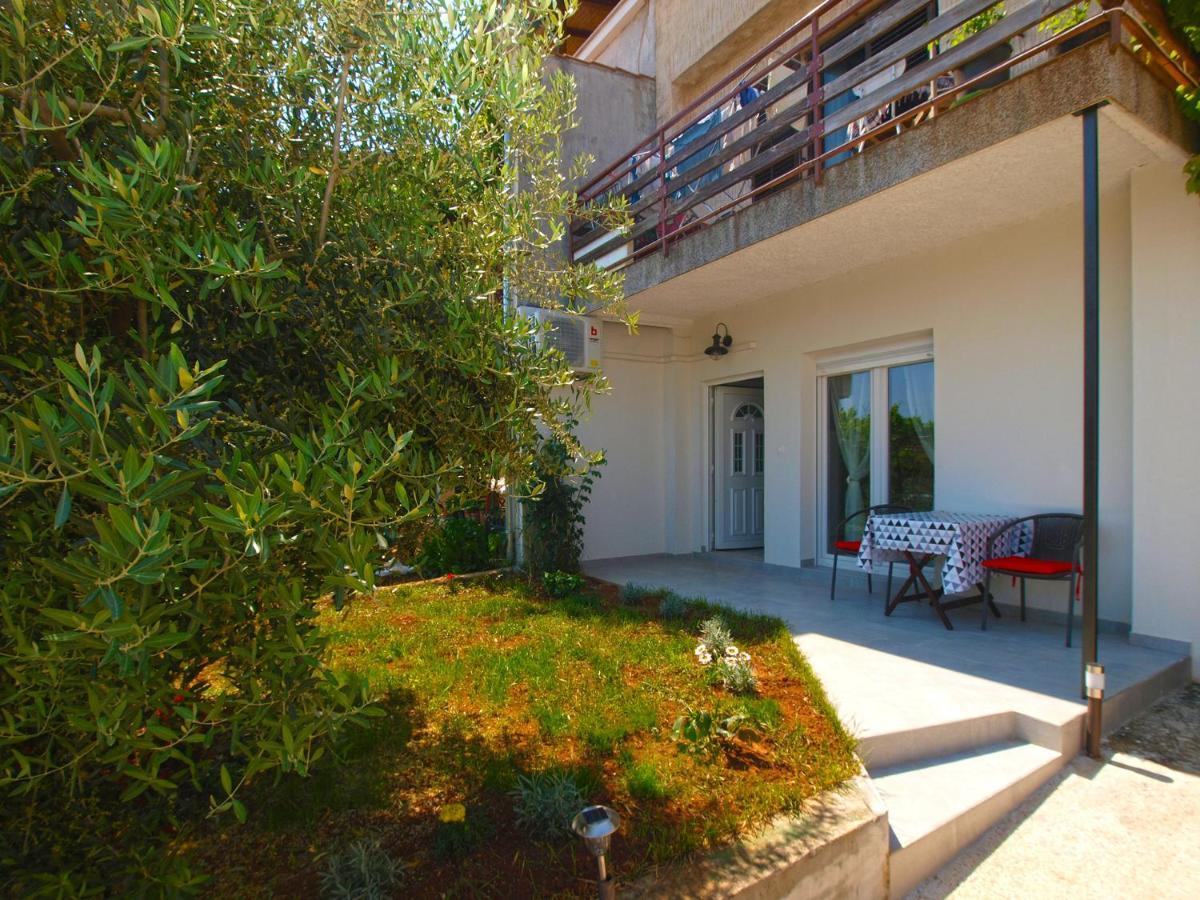 Apartment Florinda 2091 Pula Buitenkant foto
