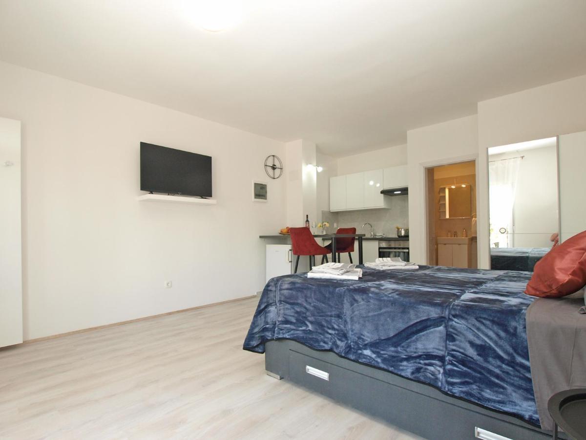 Apartment Florinda 2091 Pula Buitenkant foto