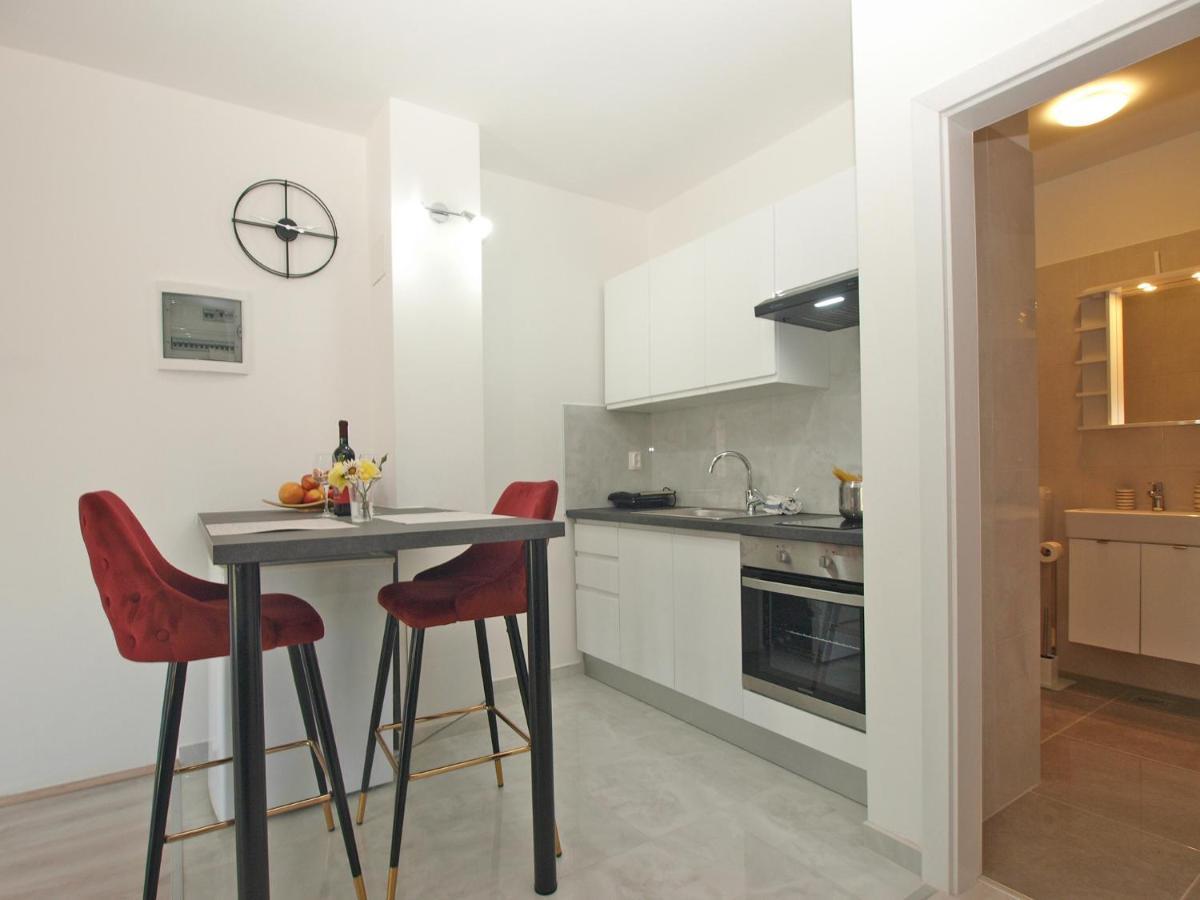 Apartment Florinda 2091 Pula Buitenkant foto