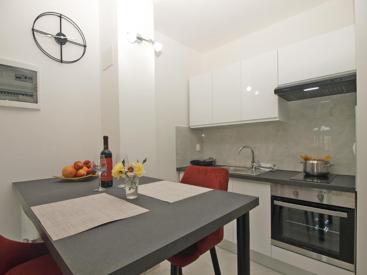 Apartment Florinda 2091 Pula Buitenkant foto