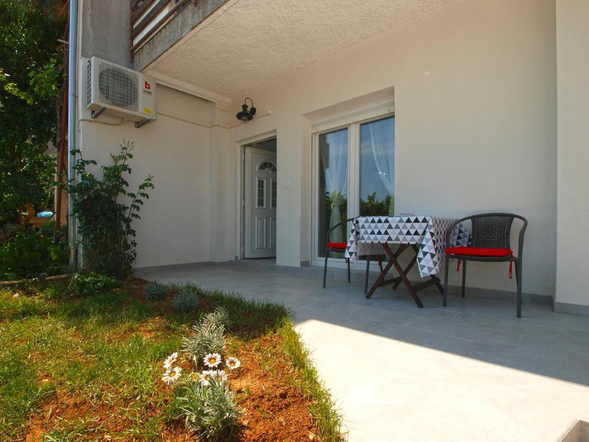 Apartment Florinda 2091 Pula Buitenkant foto